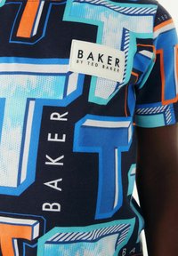 Baker by Ted Baker GRAPHIC - REGULAR FIT - Apdrukāts T-krekls - navy