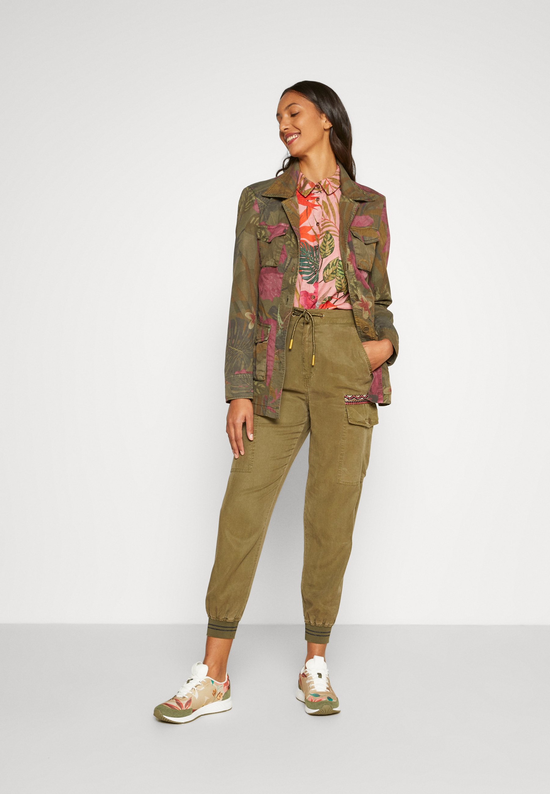 Desigual Jacke Khaki Italy, SAVE 31% - bvlt-abtl.be