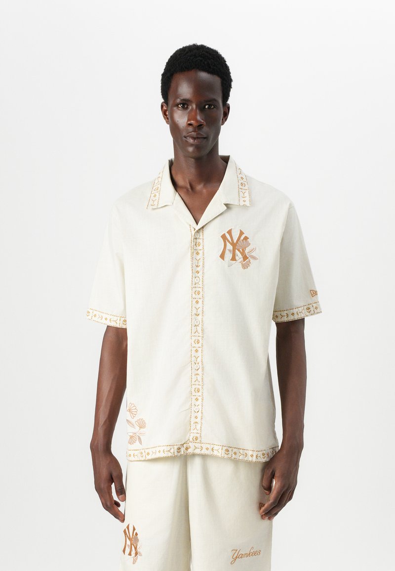 New Era - TAPING REVERE SHIRT - Shirt - off white, Enlarge