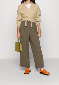 Noisy May Petite Pullover - beige