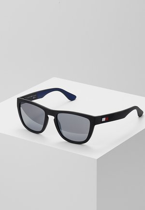 Sunglasses - matt black