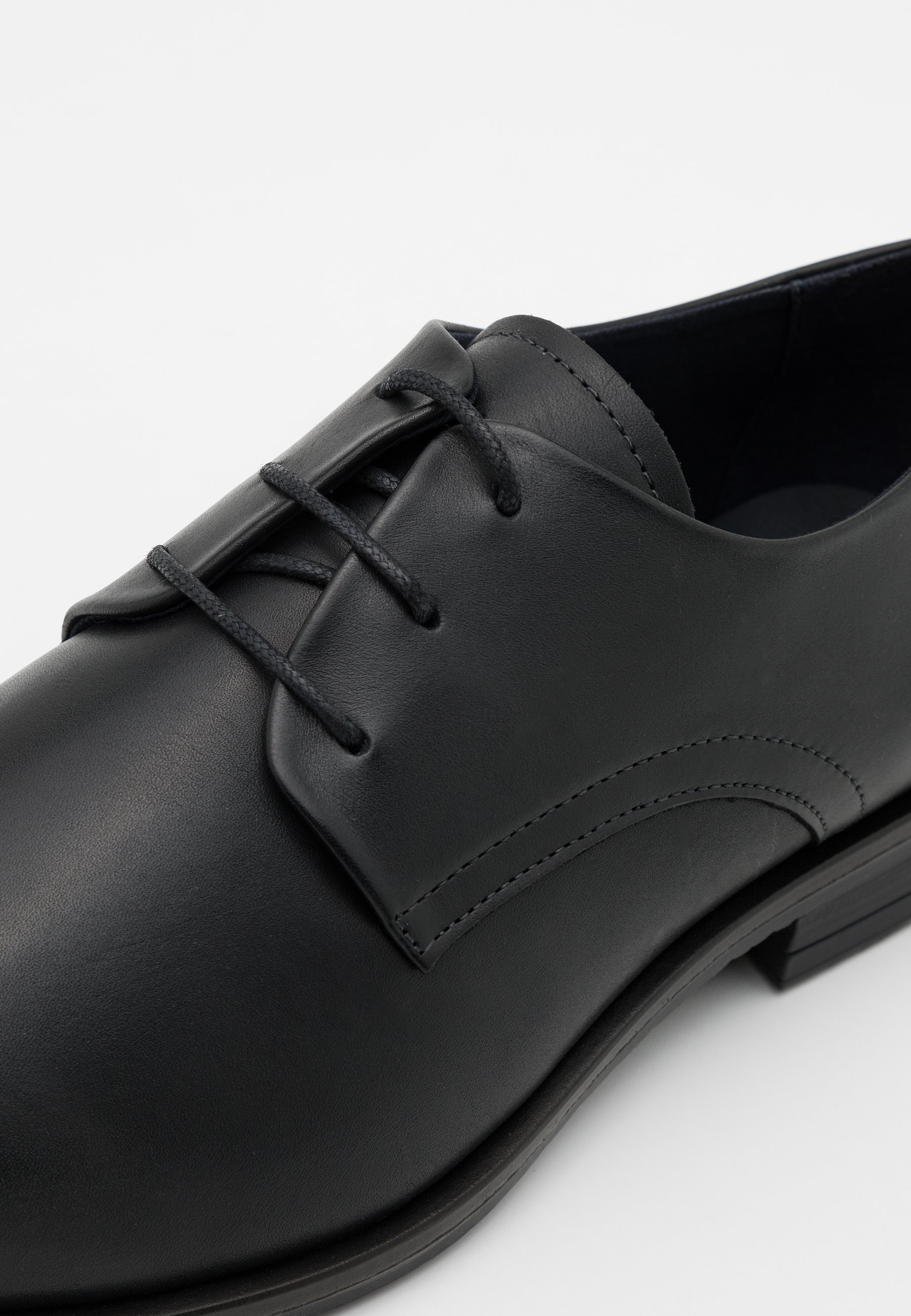 tommy hilfiger smart shoes