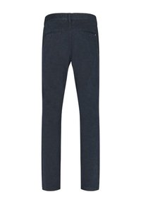 Pantalon marine foncé en tissu doux. Doté d'un design à jambe droite, de deux poches arrière et d'une taille lisse.
