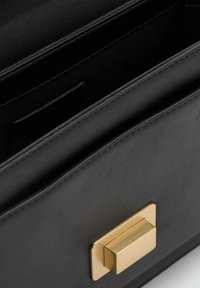 Mango Torba čez telo - black