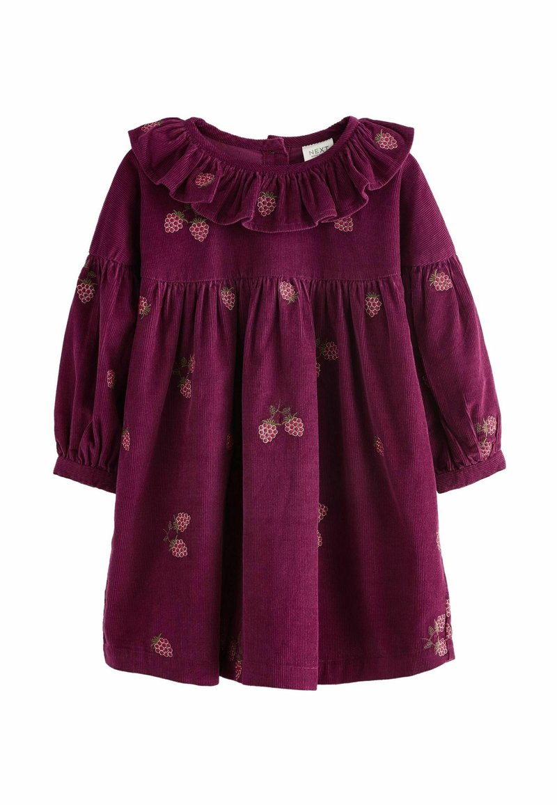 Robe en velours côtelé bordeaux avec des détails de fraise brodés, encolure froncée et longues manches ballon. Style de jupe évasée.