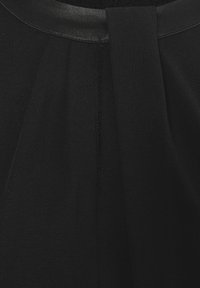 More & More PATCH WITH NECK - Langarmshirt - schwarz