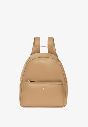 Brązowo-skórzany plecak o zaokrąglonym kształcie, z podwójnymi szelkami oraz przednią kieszenią na zamek błyskawiczny z złotym suwakiem.