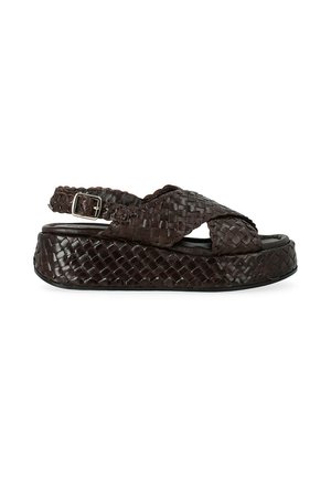 Sandalo platform in pelle intrecciata marrone scuro con cinturini incrociati e cinturino posteriore regolabile con fibbia.