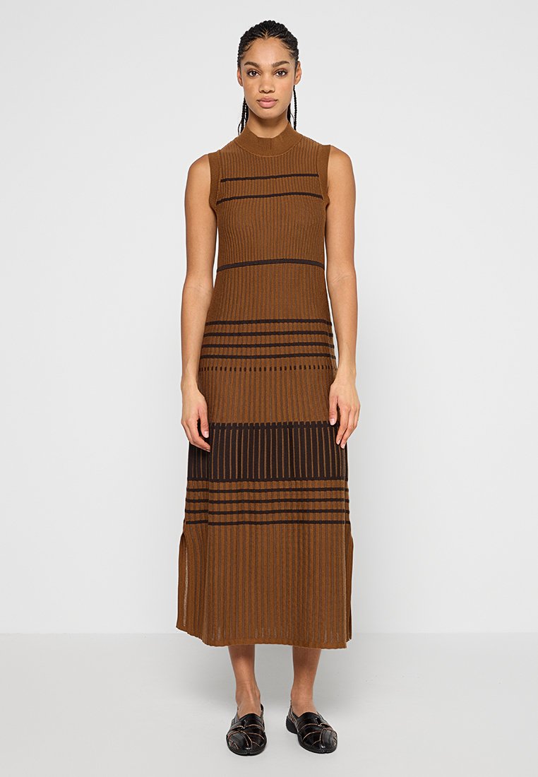 Nike Sportswear Gebreide jurk bruin