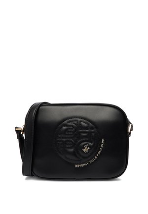 Schwarze rechteckige Crossbody-Tasche mit geprägt rundem Logo und kleinem goldenen Beverly Hills Polo Club Emblem und Text auf der Vorderseite.