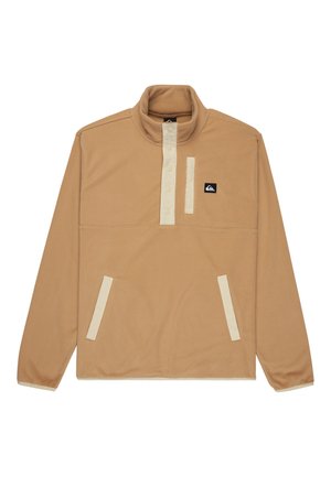Beige fleece-pullover met lange mouwen, geplooide knopenlijst, crèmekleurige accenten, twee voorzakken en een klein zwart logo-label op de borst.