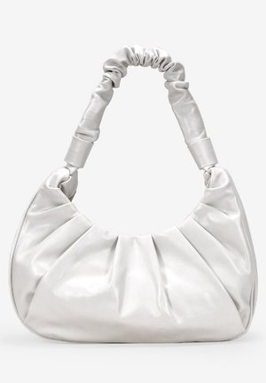 Weiße weiche Lederhandtasche mit gerafftem Griff und gesammelten Details am Körper, vor einem schlichten Hintergrund präsentiert.