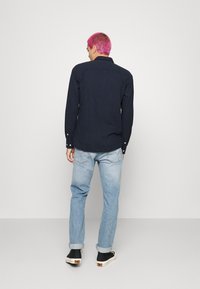 Only & Sons ONSLUCA LIFE SOLID - Camisa - dark navy