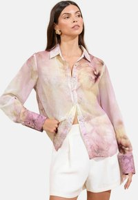 Unselected, light pink