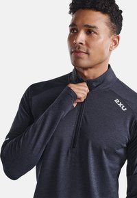 2XU LONGSLEEVE  - Langarmshirt - black silver reflective