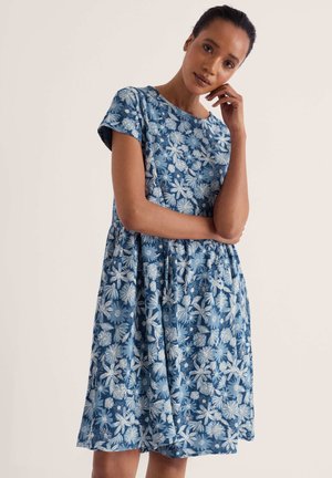 Seasalt Cornwall, SEASALT CORNWALL CARLEON COVE DRESS - Φόρεμα από ζέρσεϊ - blue - sketchbook blooms marine