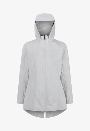 Chaqueta impermeable de color gris claro con capucha, cremallera frontal y dobladillo trasero ligeramente más largo, mostrada sobre un fondo blanco liso.