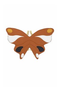 Cojín en forma de mariposa en tela naranja, blanca y negra. Presenta costuras intrincadas, alas redondeadas y detalles en oro.