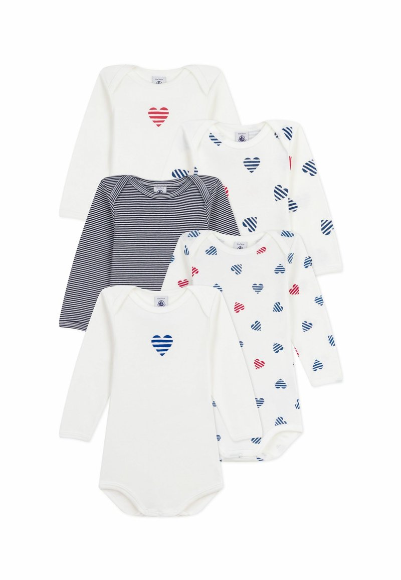 Fem langermede bodysuits med en blanding av design: hvite med røde og blå hjerte motiver, og med marineblå stripemønster. Laget av bomull.