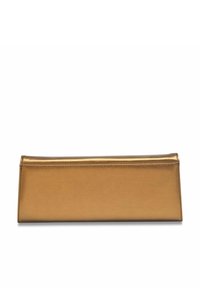 Bolso de mano metálico dorado con una textura suave, forma rectangular y diseño minimalista. Presenta líneas limpias y sin herrajes visibles.