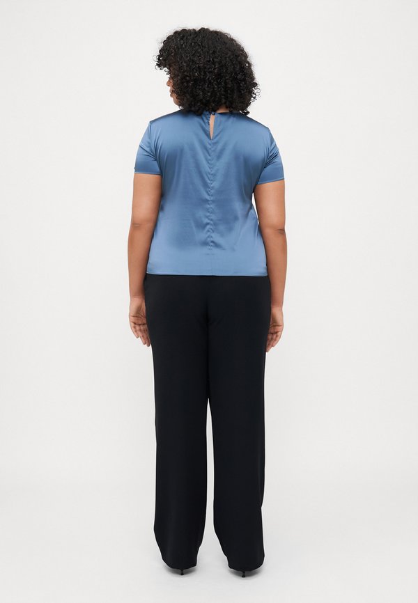 Basic T-shirt - winter sky2