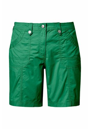 Grüne knielange Shorts mit Front- und Seitentaschen sowie silbernen Knopfverschlüssen am Bund.