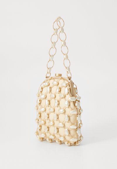 Cult Gaia BRIELLE WRISTLET - Geantă de mână - champagne