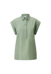 Camicia collare a maniche corte verde chiaro con bottone frontale e maniche arrotolate.