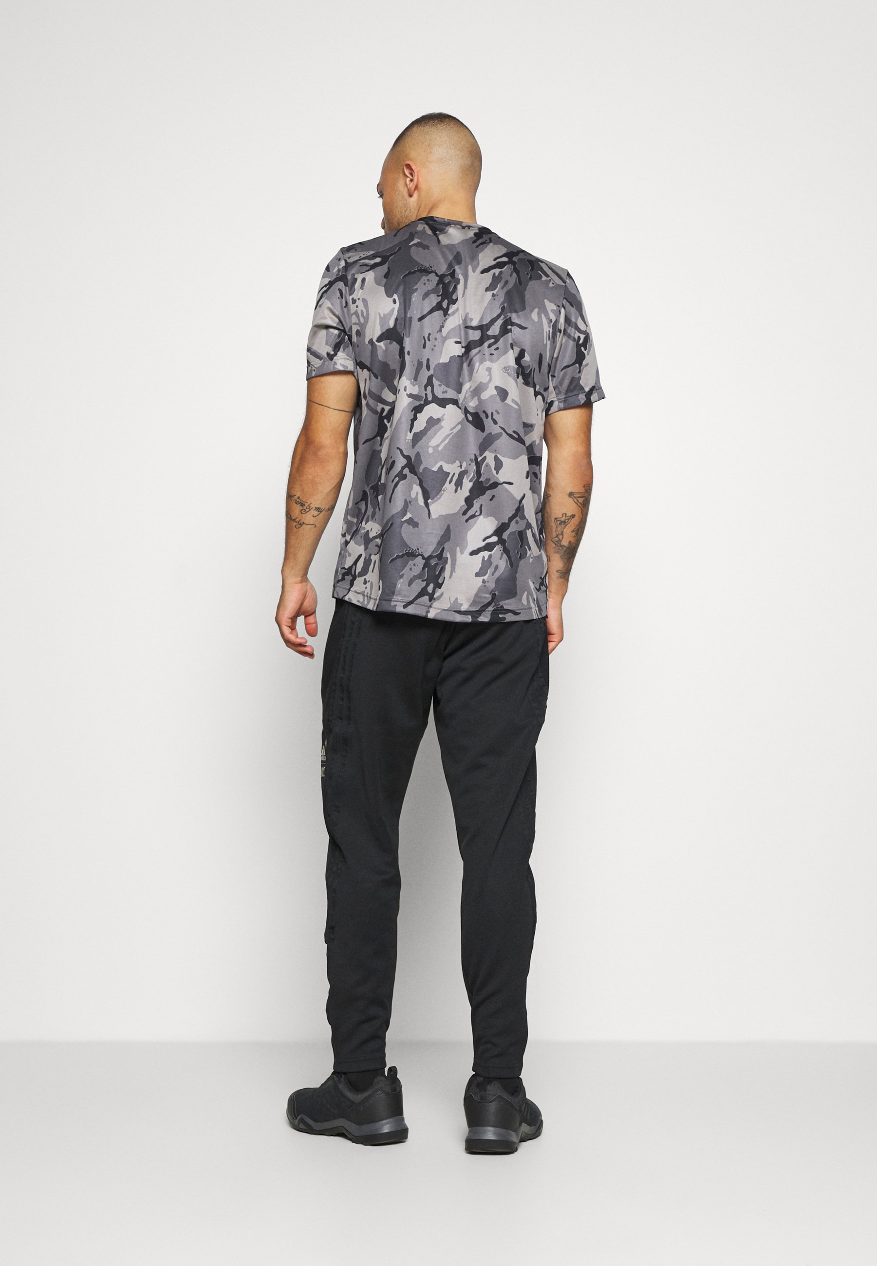 adidas Performance JAMES BOND ATHLETICS 