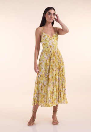 Day dress - yellow sunshine