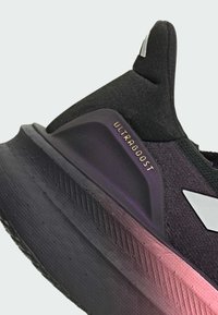 adidas Performance ULTRABOOST 5X - Chaussures de running sur route - core black metalic   spark