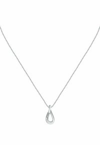 Sølv halskæde med en tåreformet vedhæng, der har en glat, poleret overflade og små diamante accenter på siden.