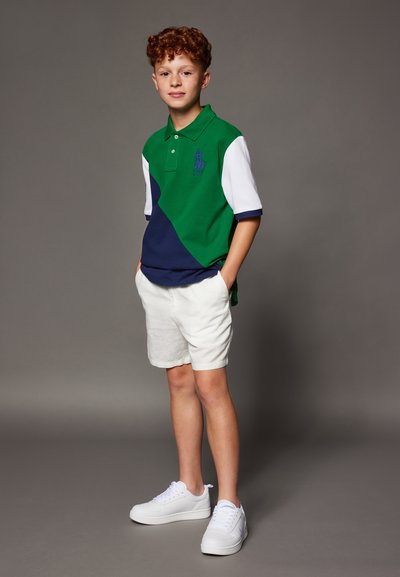 Polo Ralph Lauren FLAT FRONT - Šortky - deckwash white