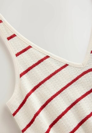 Gestreepte gebreide tanktop met een V-hals, met rode en beige strepen. Zachte textuur en lichtgewicht materiaal.