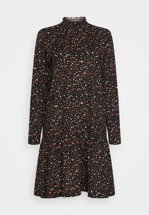 Vestido negro de manga larga con cuello alto fruncido y pequeñas manchas abstractas dispersas en naranja, blanco y marrón.