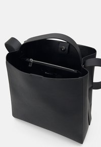 Gina Tricot LARGE BAG - Torbica - black