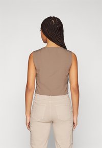 ONLY ONLASTRID SHORT FITTED - Strukirani kaput - walnut