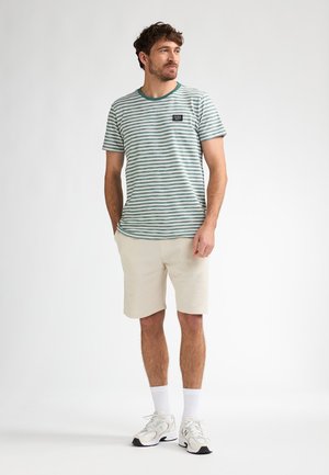 - T-shirt z nadrukiem