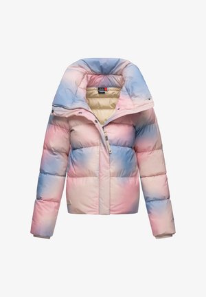 Chaqueta de plumas con un diseño de gradiente en rosa y azul pastel, con un alto cuello, cierre de cremallera y puños acanalados. Textura suave y acolchada.