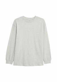 Helles graues Langarm-T-Shirt aus weichem Baumwollmaterial. Rundhalsausschnitt, lockere Passform und gerippte Bündchen. Keine Muster oder zusätzlichen Verzierungen.