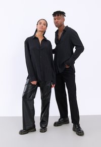 YOURTURN UNISEX - Camicia - black