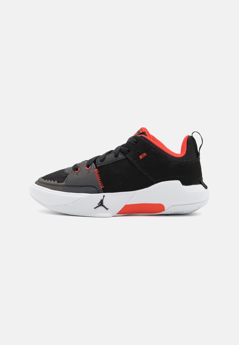 Jordan - JORDAN ONE TAKE 5 UNISEX - Basketballschuh - black/habanero red/white/anthracite, Vergrößern