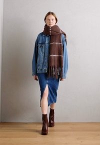Anna Field Bufanda - brown