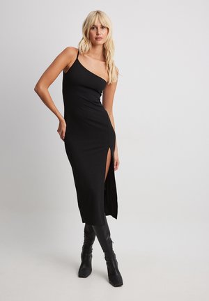 EINSITEITIG SCHULTERFREIES - Vestido de tubo - black