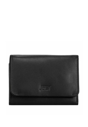 Zwarte leren bifold portemonnee met gestikte randen en geperst logo op de voorklep, gesloten en plat liggend.