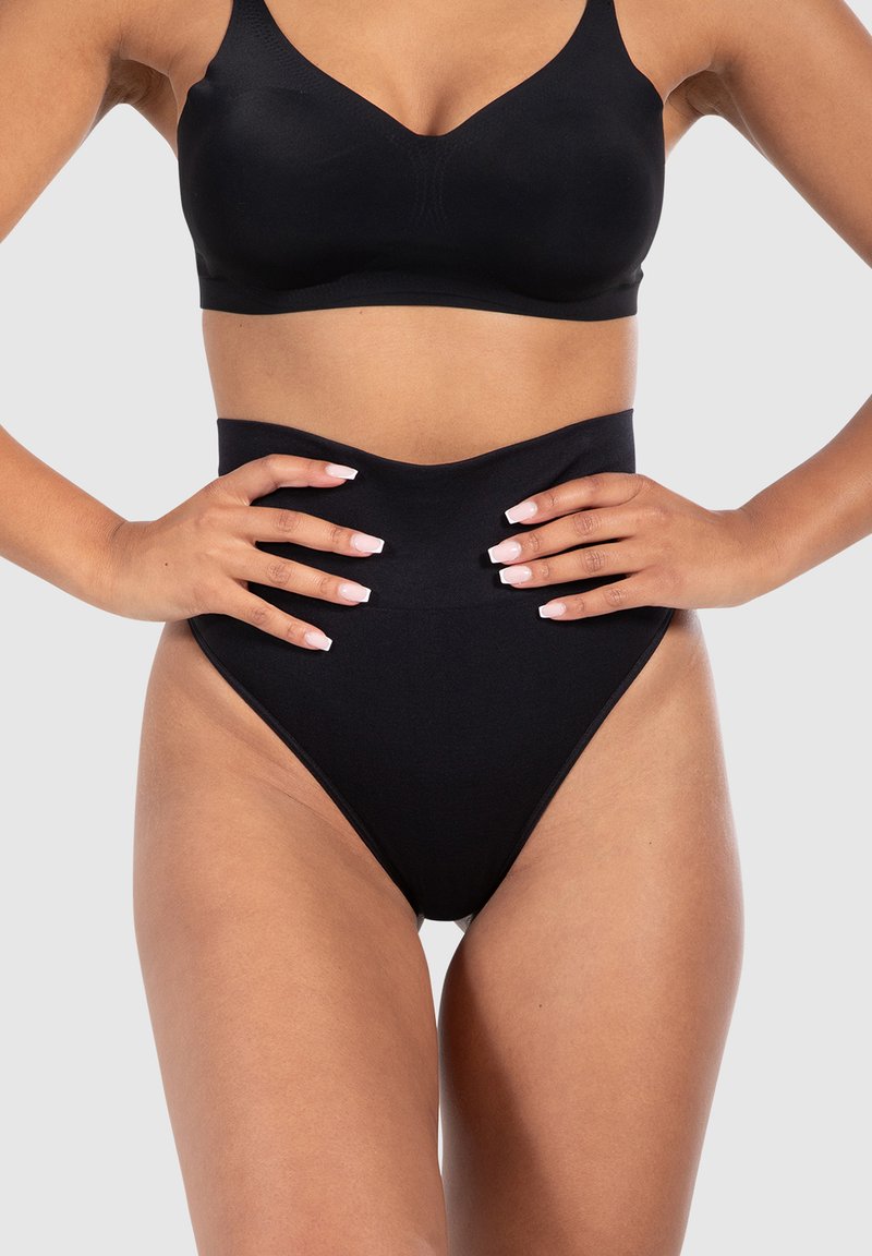 Schwarze hochgeschnittene Slips aus glattem, dehnbarem Stoff, mit nahtlosem Design und breitem Bund für extra Komfort.