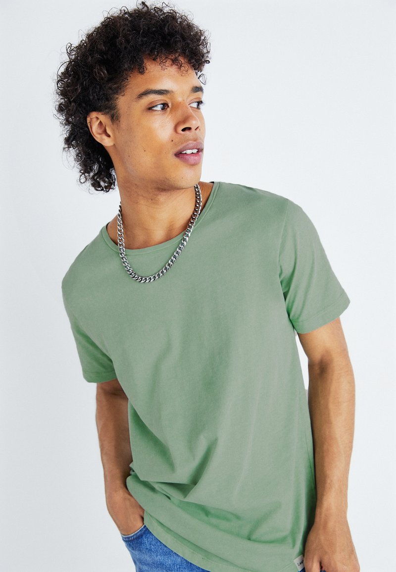 Lee SHAPED TEE - T-shirts - olive/light green
