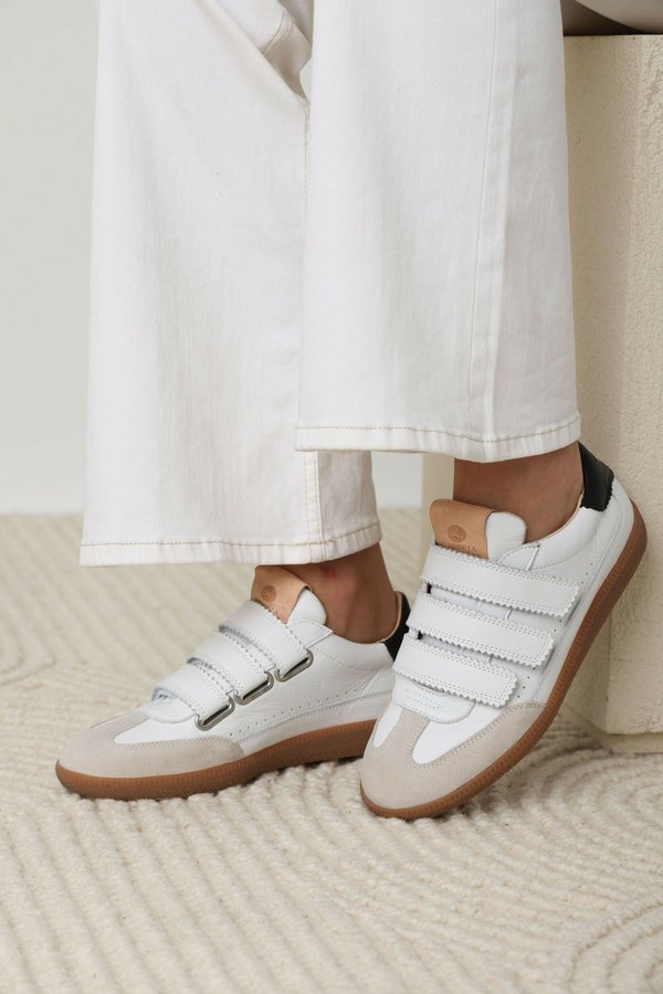 VALENCIA - Sneaker low - wit