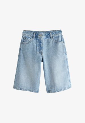 Shorts en denim bleu clair coupés au genou, avec bouton à l'avant, fermeture éclair, passants pour ceinture et poches sur le devant.