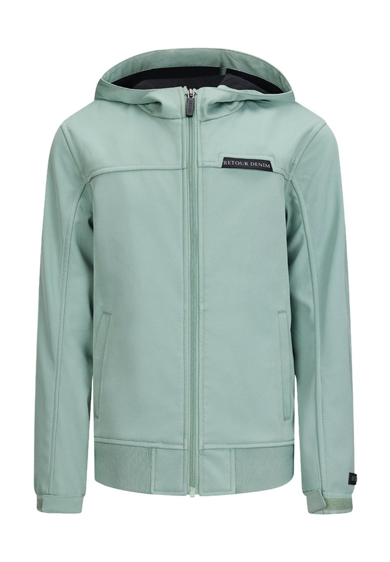 Groene hoodie-jack gemaakt van gladde stof, met een rits aan de voorkant, zijzakken en een logopatch op de borst. Het ontwerp is eenvoudig en modern.